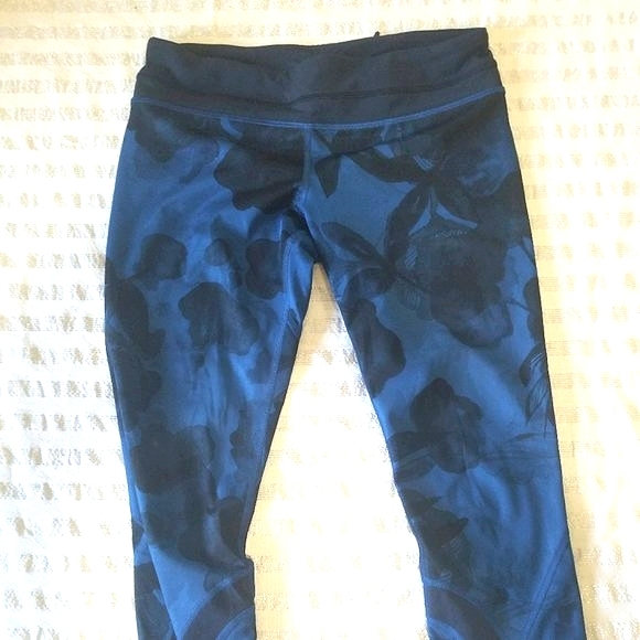 Lululemon Blue Yoga Cropped Pants - Picture 1 of 6